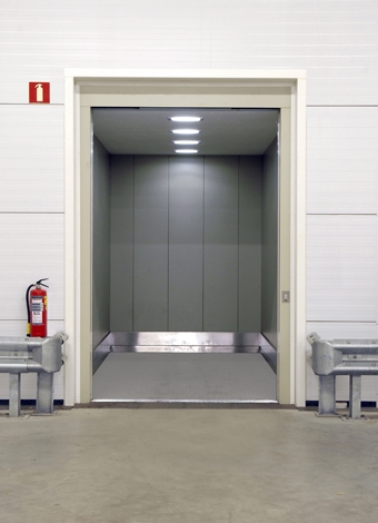 Hydraulische personen-goederenlift 2000 – 5000 kg
